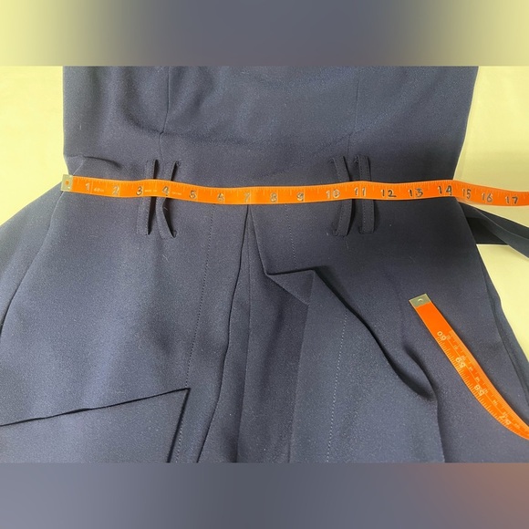 TAHARI Navy blue double V neckline sleeveless jumpsuit size 4. - Picture 15 of 16